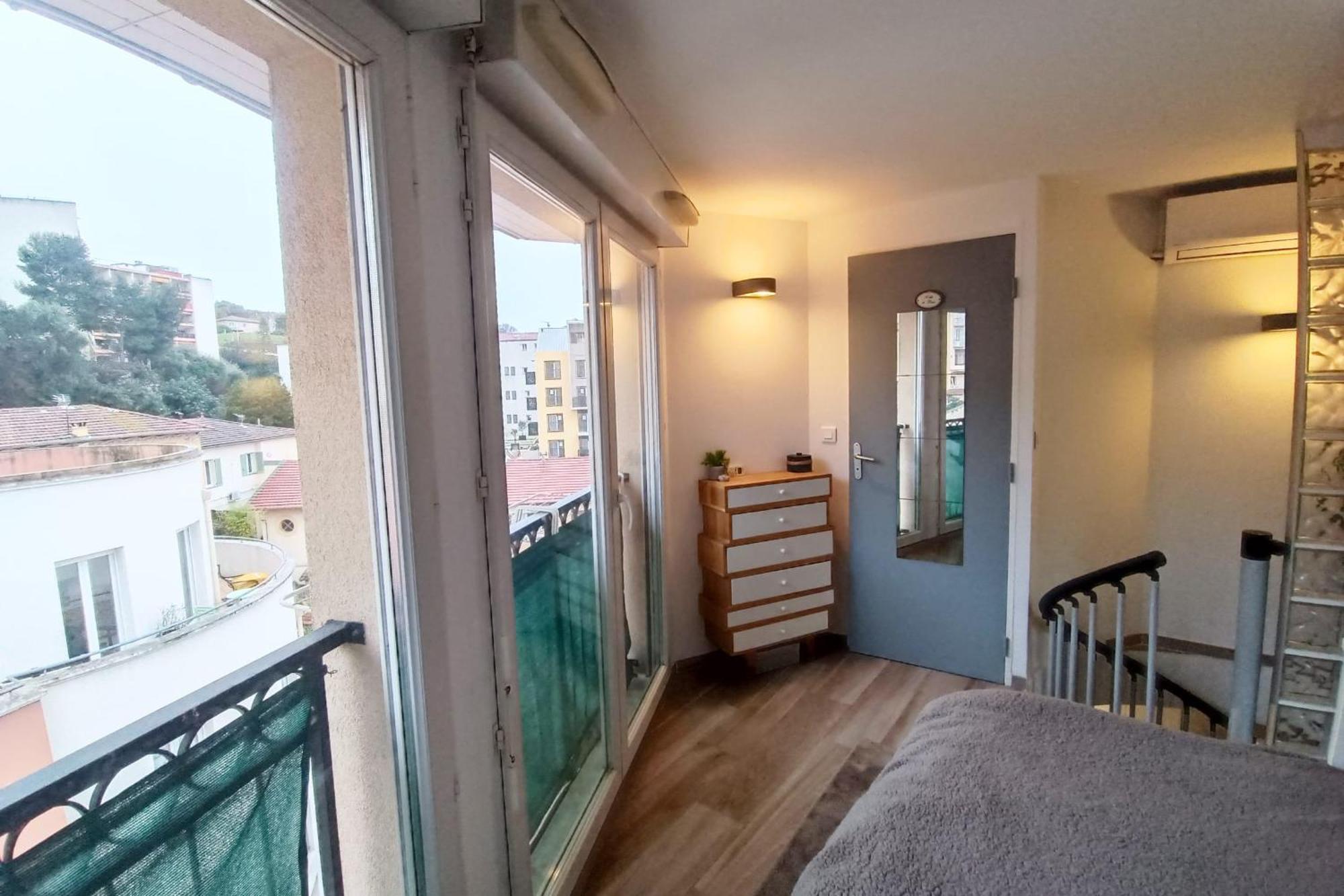 Charming T2 With Wifi Near Center Nizza